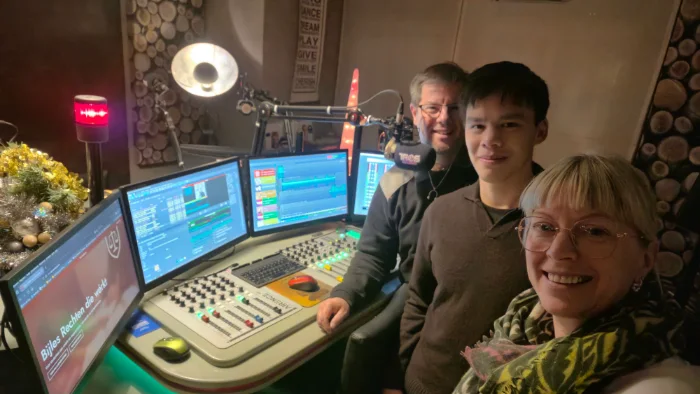 TROS FM: Te gast in de studio over Kew Academy